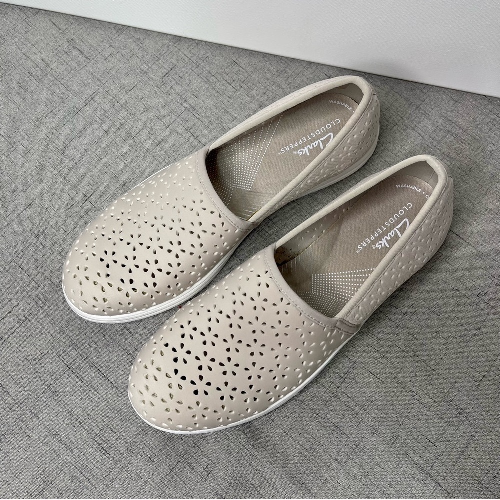 Clarks Cloudsteppers Taupe Breeze Emily Slip On Shoes 7.5 New - Picture 3 of 10